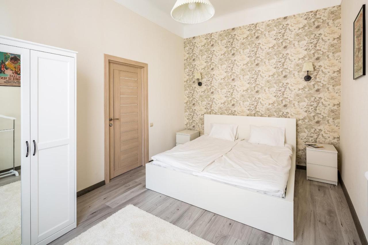 #1 Apartment Lviv Exterior foto